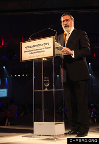 ביי זיין רעדע ביים כינוס שליחי חב"ד