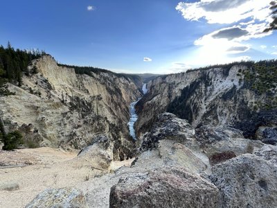 די גרענד קעניאן אין יעלאוסטאון